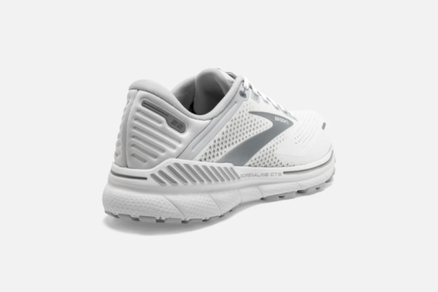 Brooks W Pixel-Tomato-Navy-Nightlife  Ghost 13