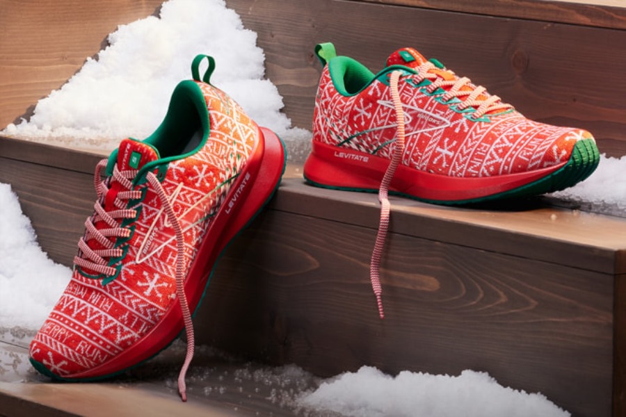 Levitate 5 Run Merry Red-White-Green Brooks