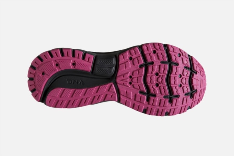 Trace Ebony-White-Pink Brooks